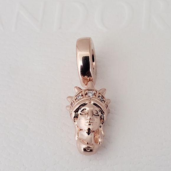 🗽 Authentic Pandora ROSE LIBERTY DANGLE CHARM - Picture 1 of 11